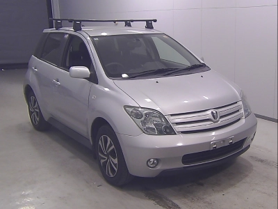 TOYOTA IST