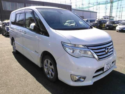 NISSAN SERENA