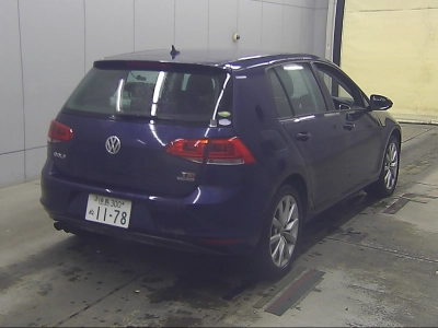 VOLKSWAGEN GOLF