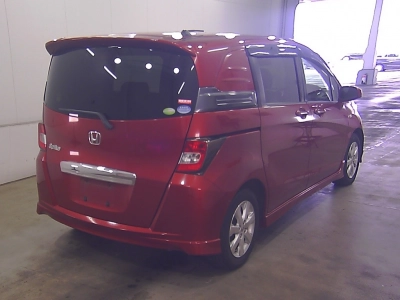 HONDA FREED SPIKE