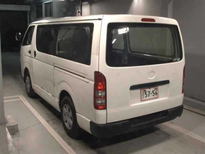 TOYOTA HIACE VAN