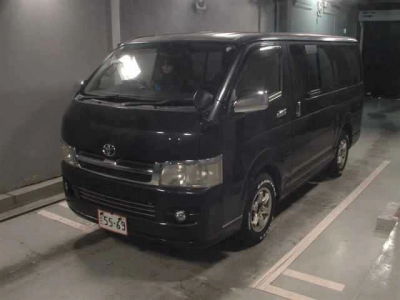 TOYOTA HIACE VAN