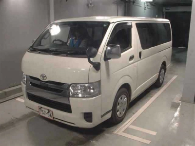 TOYOTA HIACE VAN