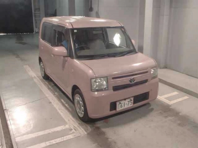 TOYOTA PIXIS SPACE