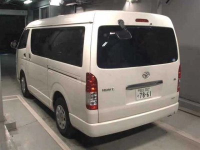 TOYOTA HIACE WAGON