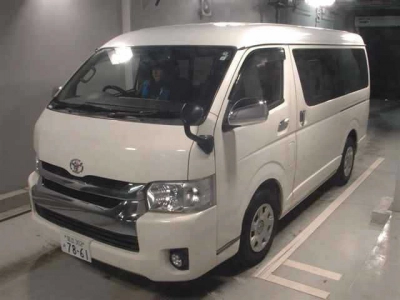 TOYOTA HIACE WAGON