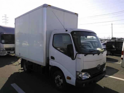 TOYOTA DYNA