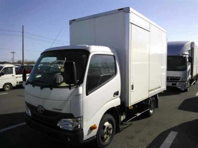 TOYOTA DYNA