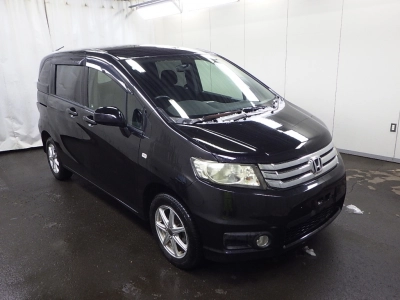 HONDA FREED SPIKE