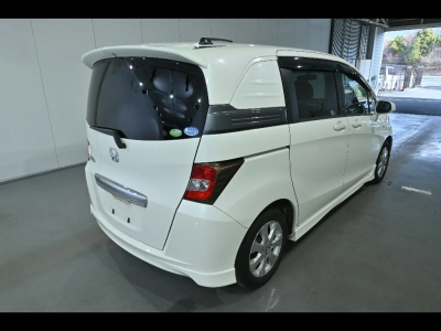 HONDA FREED SPIKE