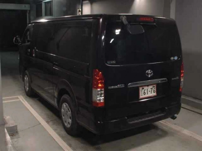 TOYOTA REGIUS VAN