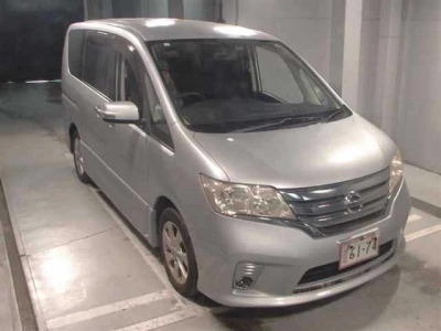 NISSAN SERENA