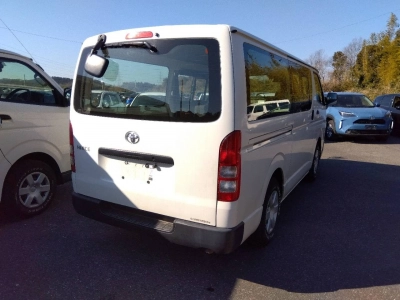 TOYOTA HIACE VAN