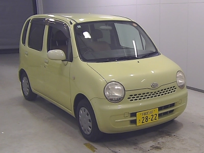DAIHATSU MOVE LATTE