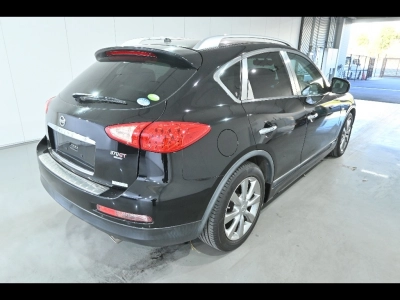 NISSAN SKYLINE CROSSOVER