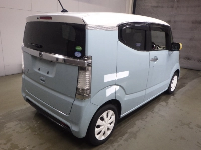 HONDA N-BOX SLASH