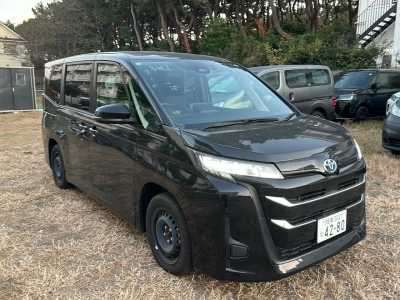 TOYOTA NOAH