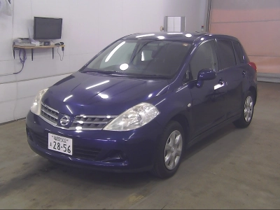 NISSAN TIIDA