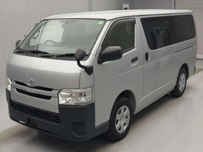 TOYOTA REGIUS VAN