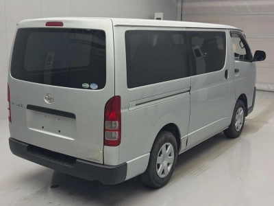 TOYOTA REGIUS VAN
