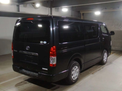 TOYOTA HIACE VAN
