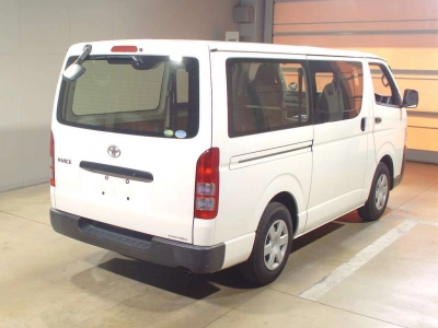 TOYOTA HIACE VAN