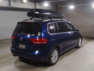 VOLKSWAGEN GOLF TOURAN