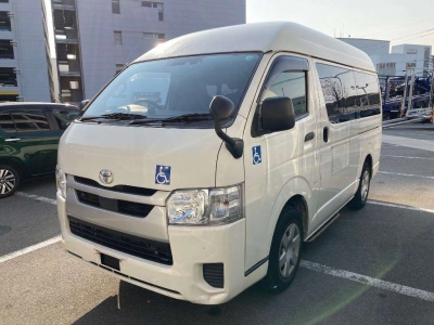 TOYOTA HIACE VAN
