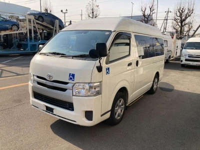 TOYOTA REGIUS VAN