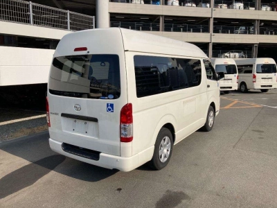 TOYOTA REGIUS VAN