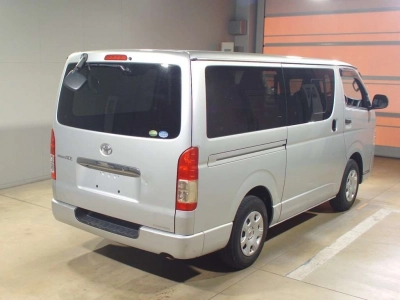 TOYOTA REGIUS VAN