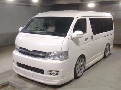 TOYOTA HIACE VAN