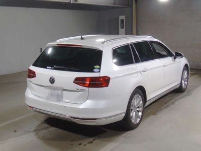 VOLKSWAGEN PASSAT VARIANT
