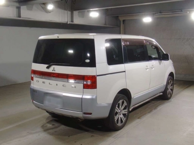 MITSUBISHI DELICA D:5