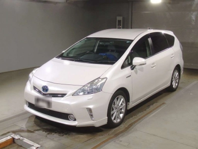 TOYOTA PRIUS ALPHA