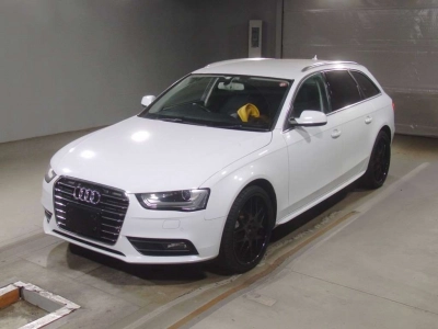 AUDI A4 AVANTE