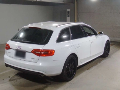 AUDI A4 AVANTE