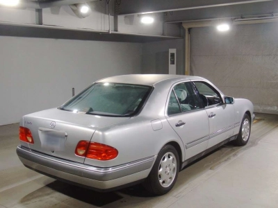 MERCEDES BENZ E CLASS