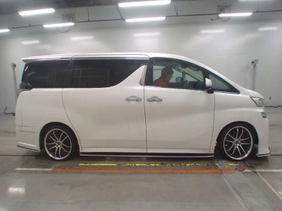 TOYOTA VELLFIRE HYBRID