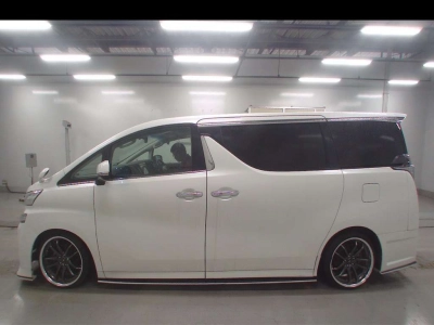 TOYOTA VELLFIRE HYBRID