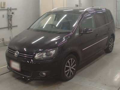 VOLKSWAGEN GOLF TOURAN