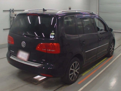 VOLKSWAGEN GOLF TOURAN
