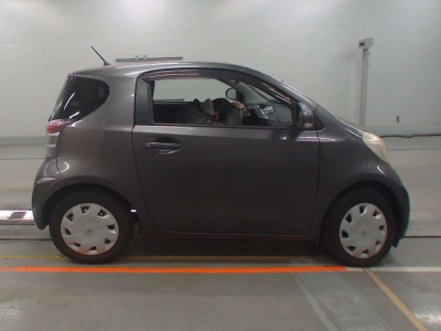 TOYOTA IQ
