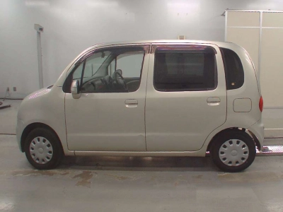 DAIHATSU MOVE LATTE