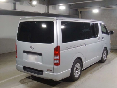 TOYOTA REGIUS VAN