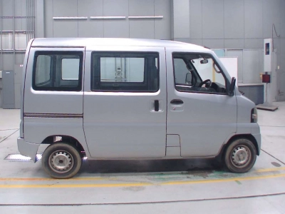 NISSAN CLIPPER VAN