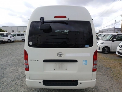 TOYOTA HIACE