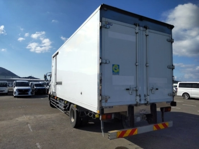 MITSUBISHI FUSO FIGHTER