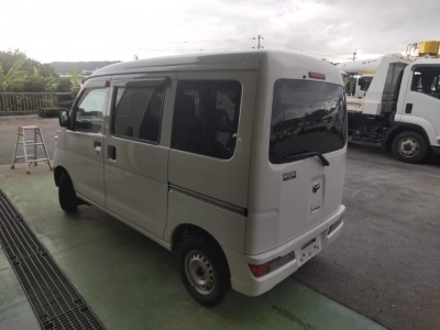 TOYOTA PIXIS VAN
