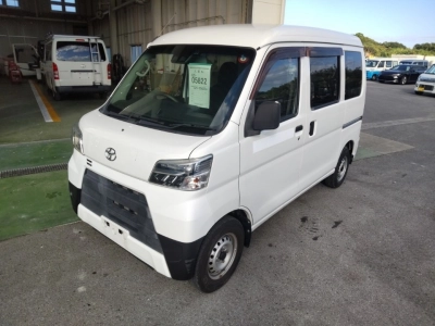 TOYOTA PIXIS VAN